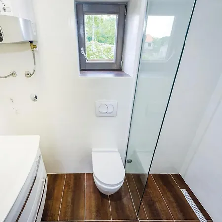 펜션 4 Bedroom Gorgeous In Polaca