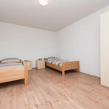 펜션 4 Bedroom Gorgeous In