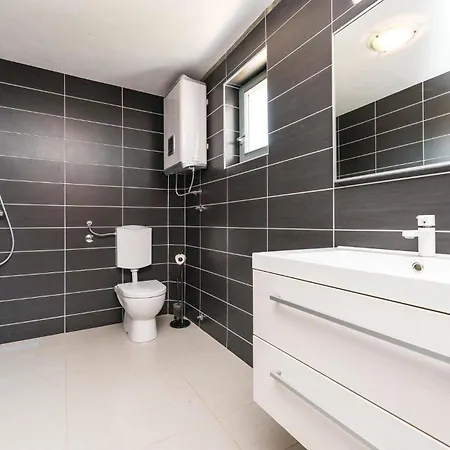 펜션 4 Bedroom Gorgeous In *