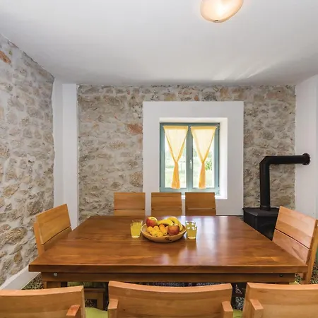 4 Bedroom Gorgeous In Polaca