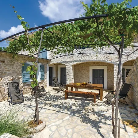 펜션 4 Bedroom Gorgeous In *