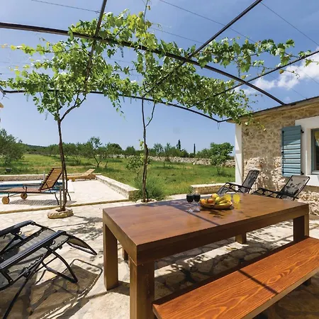 4 Bedroom Gorgeous Home In Polaca Polaca
