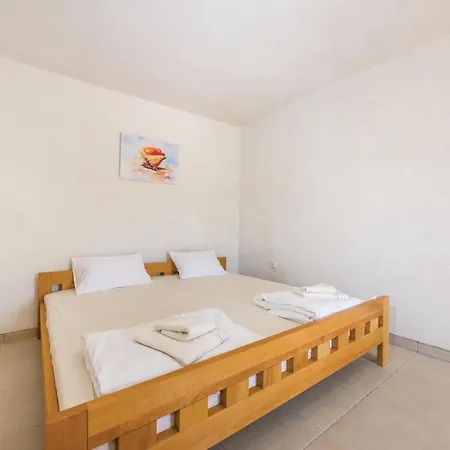 Ferienhaus 4 Bedroom Gorgeous Home In Polaca